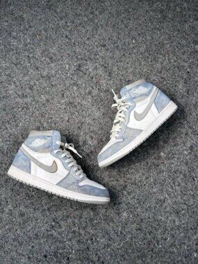 Jordan 1 Retro High-hyper Royal Smoke Grey Size 10